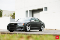   Vossen: Audi S8   Vossen CV3R