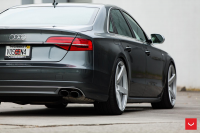   Vossen: Audi S8   Vossen CV3R