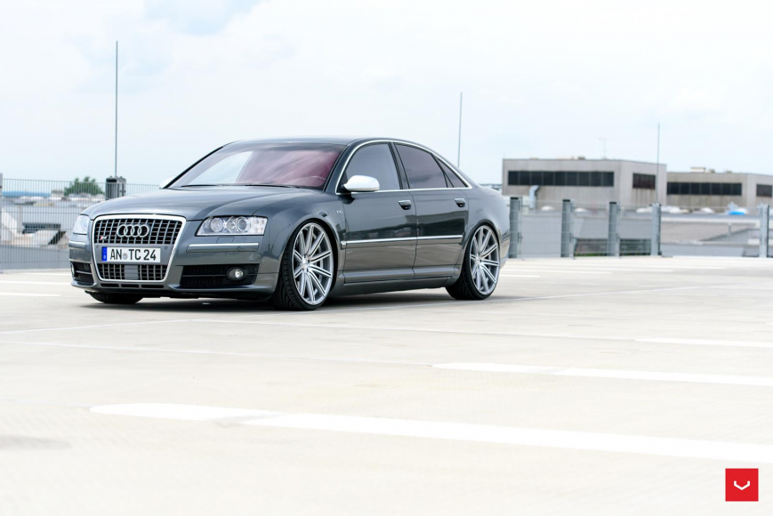 Audi A8 | S8   CV4