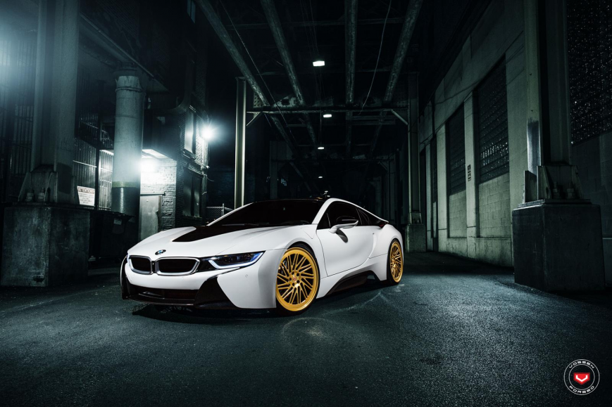 BMW i8   LC105T