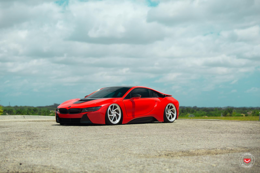 BMW i8   LC108T