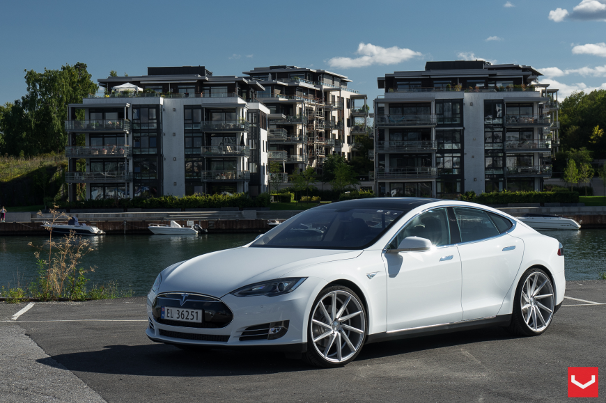 Tesla Model S   CVT