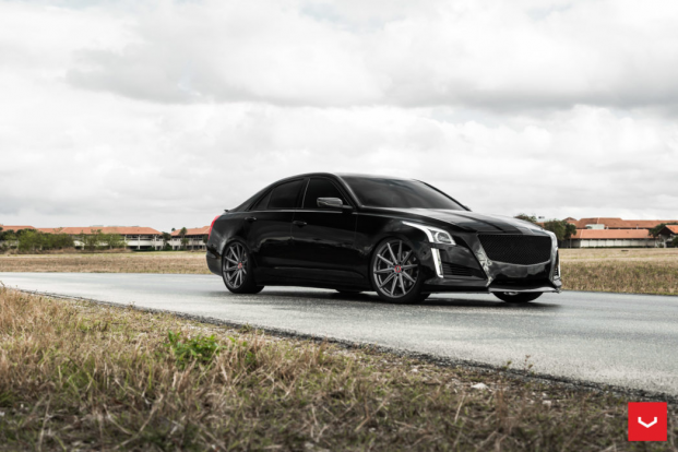Cadillac CTS-V на дисках Vossen VFS-10 Cadillac CTS-V на дисках Vossen VFS-10