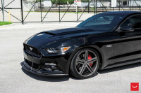 ���� ������� Vossen: Ford Mustang �� ������ Vossen CV5