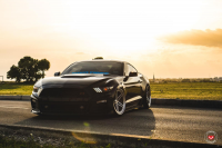   Vossen: Ford Mustang   Vossen LC102