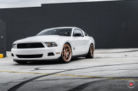 ���� ������� Vossen: Ford Mustang �� ������ Vossen LC-104T
