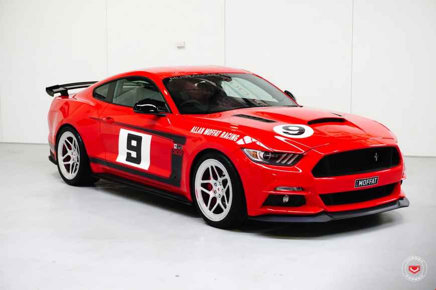 Ford Mustang   LC104