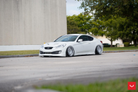   Vossen: Hyundai Genesis   Vossen VLE-1