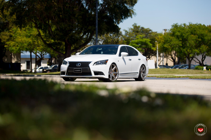 Lexus LS   CG207