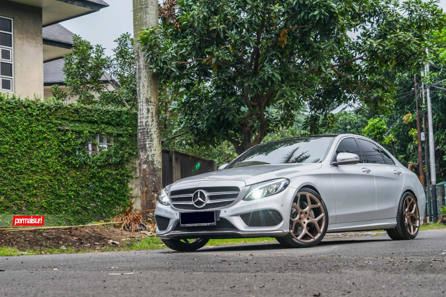 Mercedes Benz C Class   CG205