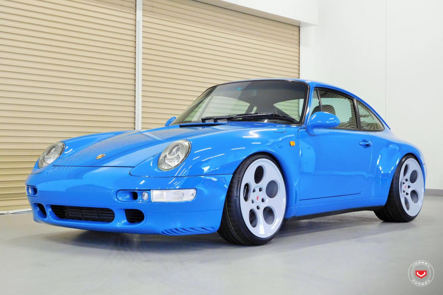 Porsche 911   LC103
