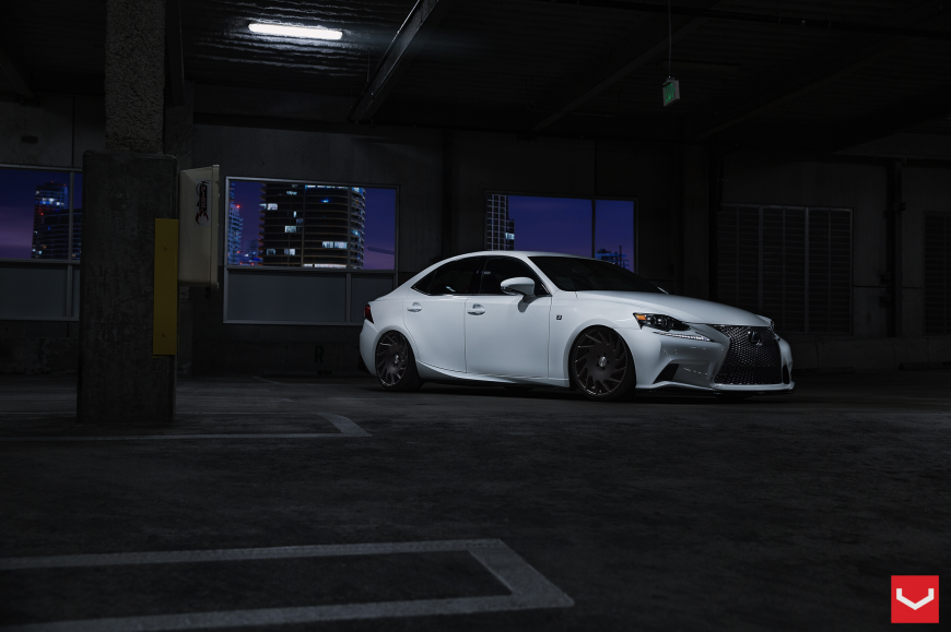 Lexus IS   VLE1