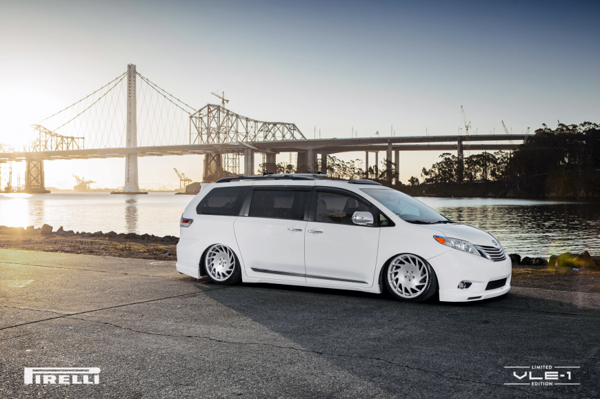 Toyota Sienna   VLE1