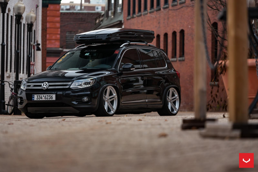 Volkswagen Tiguan   VFS5